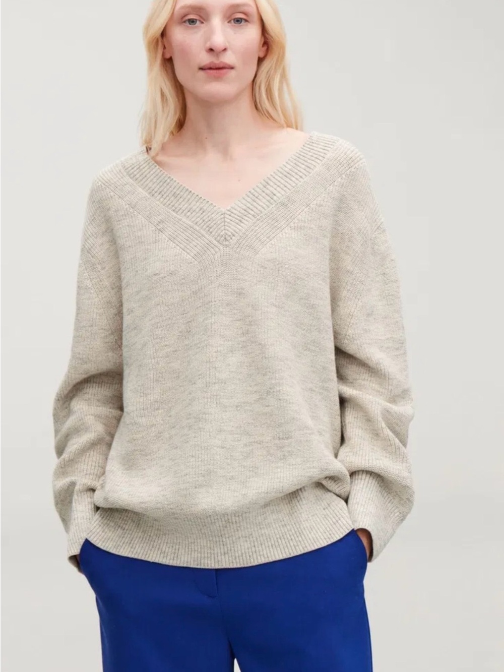 COS Women’s Oversized V-Neck Sweater, Size S, Heathered Oatmeal/Gray